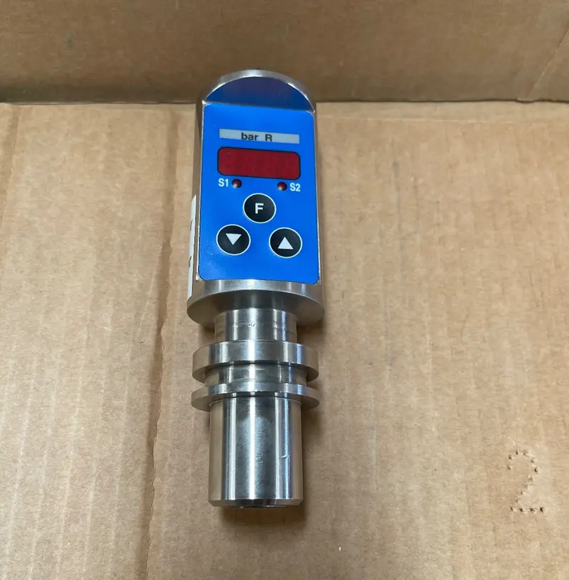 Baumer – TED6 – Digital Pressure Switch / Transmitter (-1…400 bar)