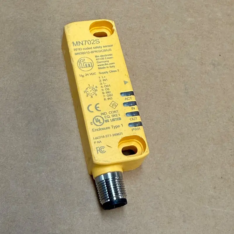 ifm electronic – MN702S / MN38010-BPKG/CB/US – RFID-Coded Safety Sensor