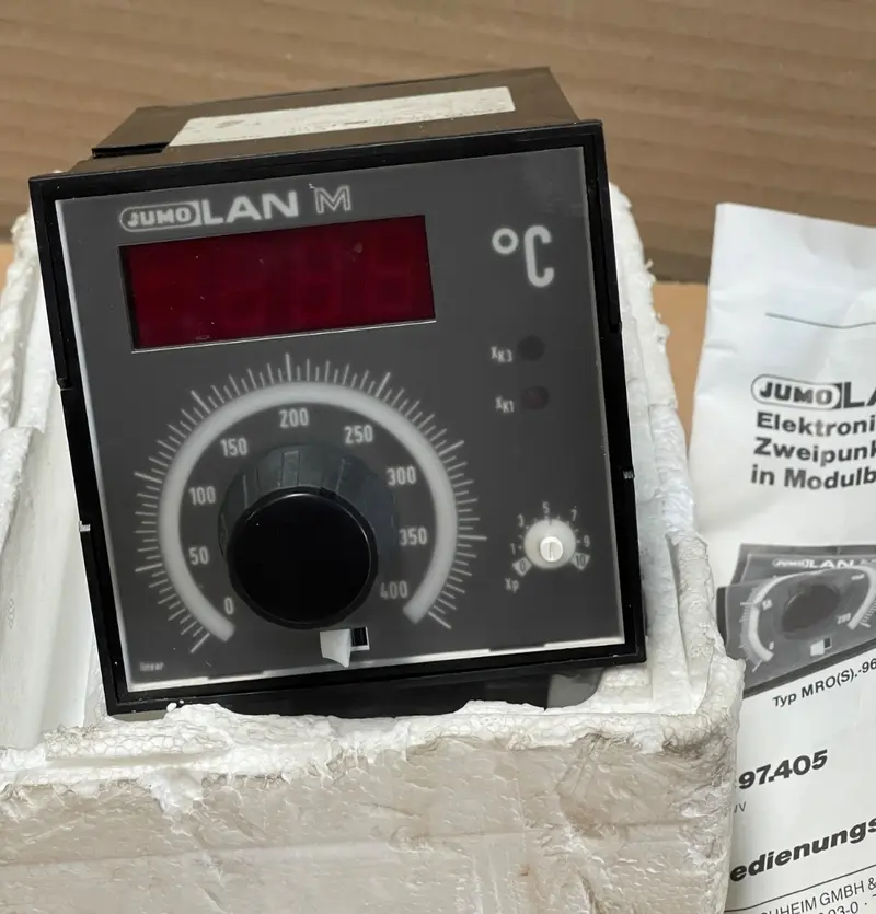 Jumo – MROT-96/DI – LAN M Panel-Mount Temperature Controller 0–400 °C