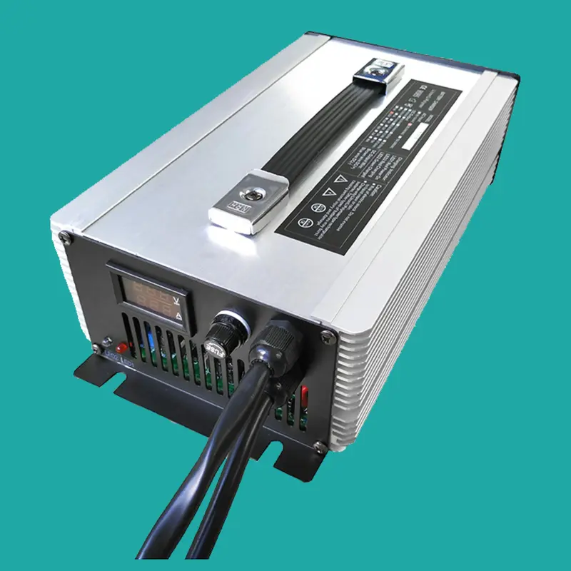Ladegerät LiFePO4 Akku 12V 100A (B-Ware)